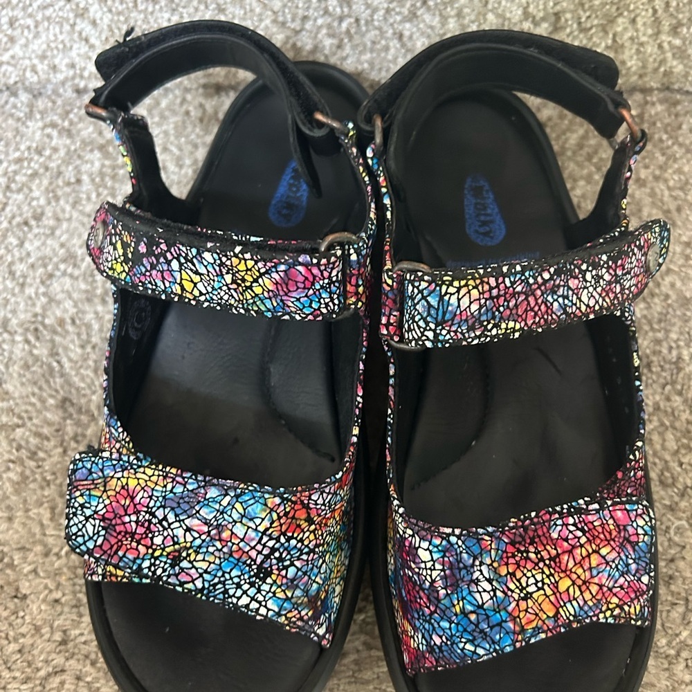 Wolky Rio Red Platform Sandal. Wearable Art. Sz 37/6.5 Comfort shoe. Colorful - Picture 6 of 10